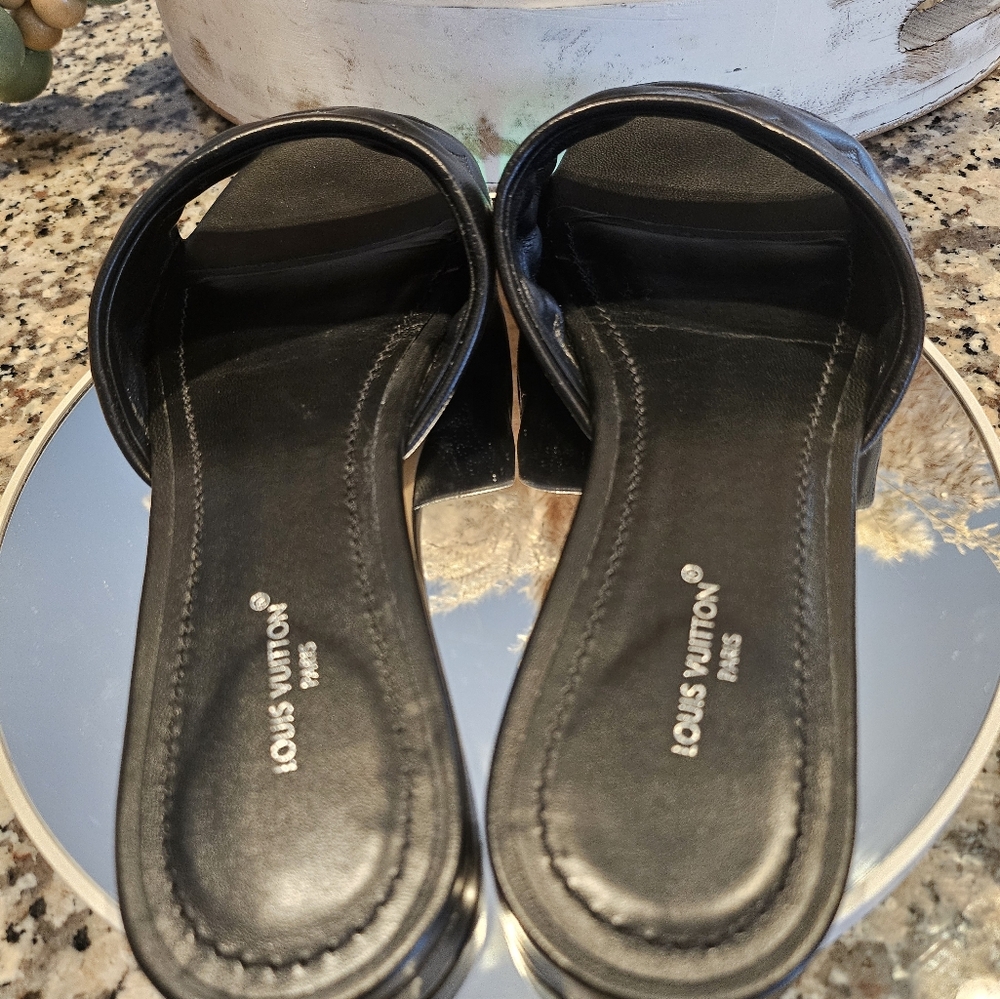 Louis Vuitton Neo Leather Mules FULL INCLUSION🔥 - Picture 5 of 9
